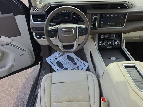 Used 2021 GMC Yukon Denali w/ Advanced Technology Package image 16
