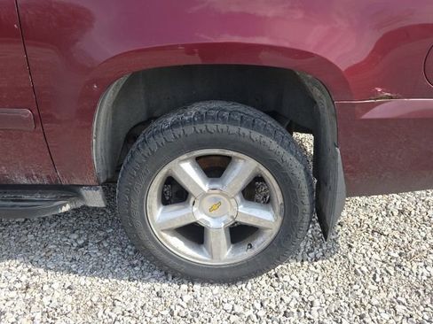 Used 2008 Chevrolet Suburban LT image 16