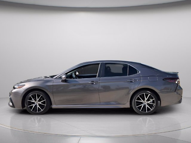 Used 2024 Toyota Camry SE w/ Convenience Package FWD image 5