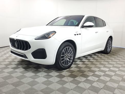 Used 2024 Maserati Grecale GT image 3