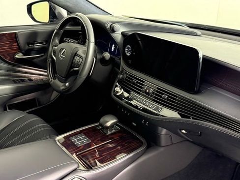Certified 2024 Lexus LS 500 w/ Interior Upgrade Package RWD image 34