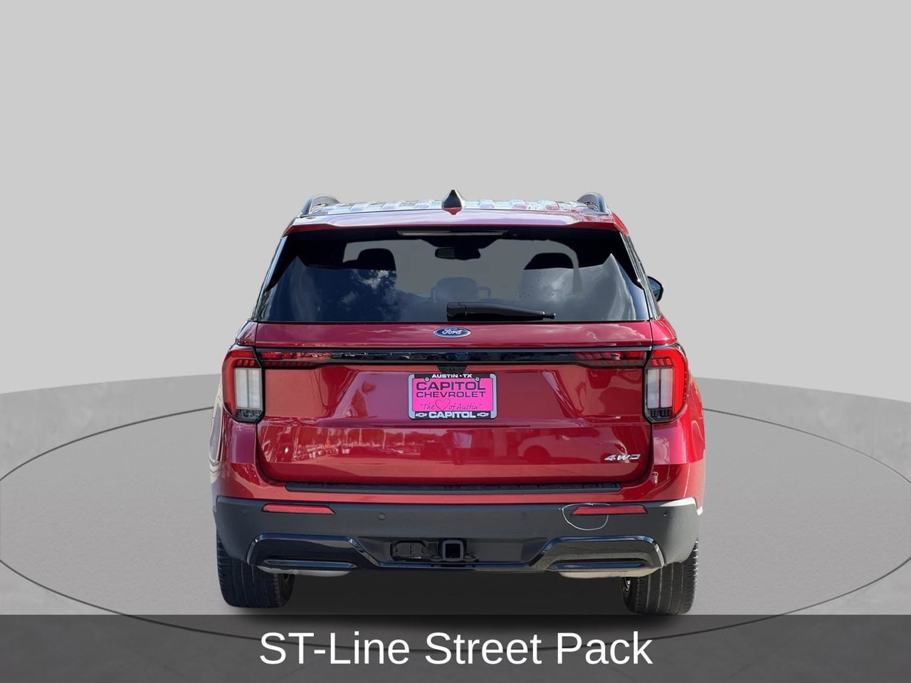 Used 2025 Ford Explorer ST-Line w/ ST-Line Street Pack AWD/4WD image 4