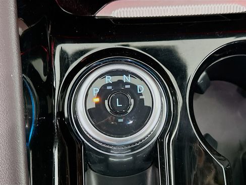 Used 2025 Ford Explorer Platinum w/ LUX Leather Package image 25