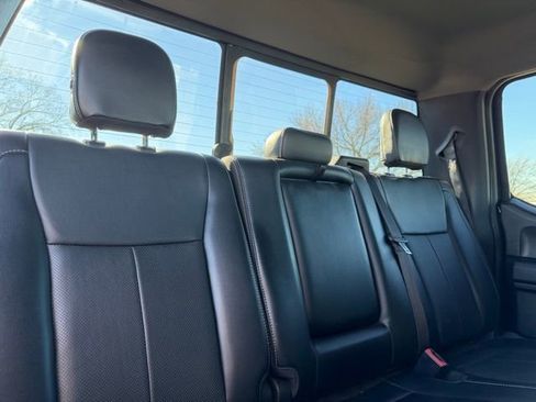 Used 2019 Ford F150 Lariat image 14