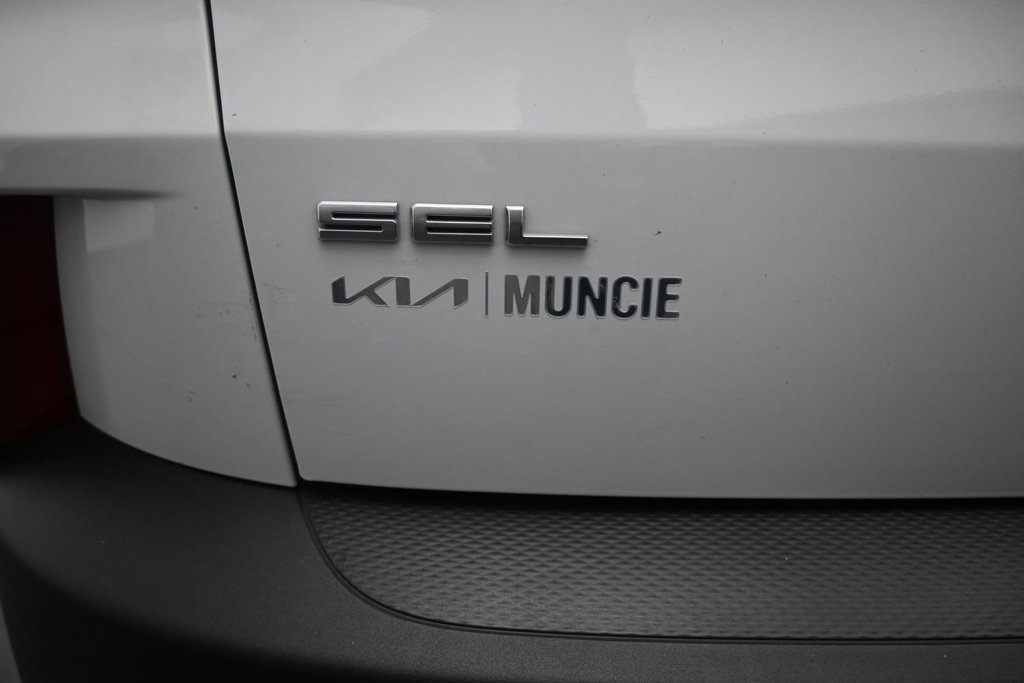 Used 2022 Ford Escape SEL FWD image 10