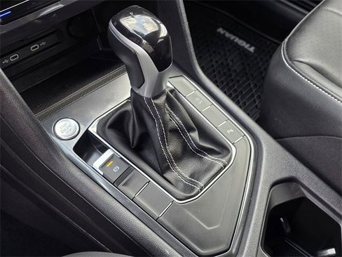 Used 2024 Volkswagen Tiguan SE R-Line image 19