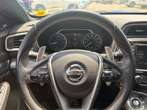 Used 2019 Nissan Maxima SR FWD image 10
