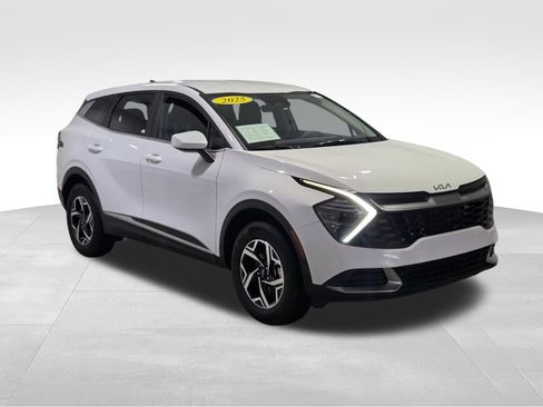 Used 2025 Kia Sportage LX AWD/4WD image 15