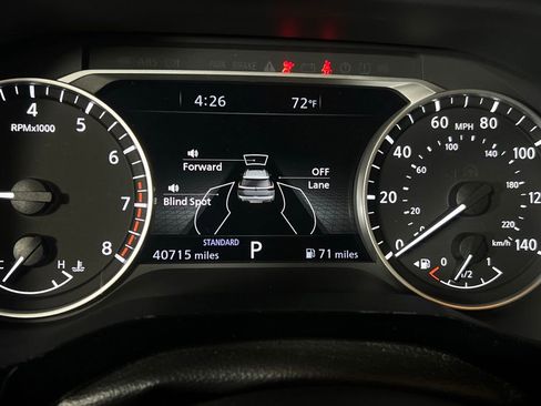 Used 2023 Nissan Pathfinder SL image 16