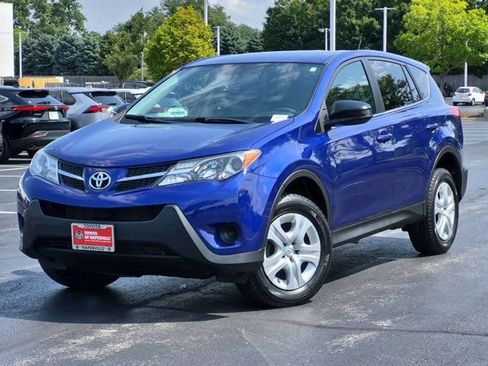 Used 2014 Toyota RAV4 LE FWD image 2