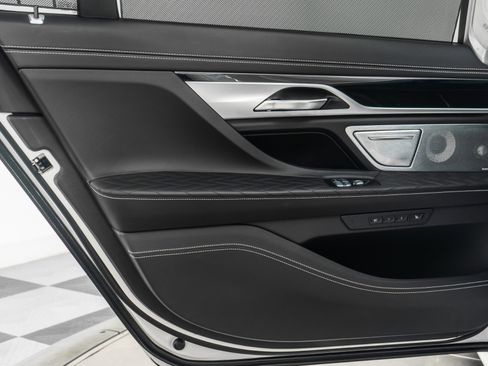 Used 2022 BMW ALPINA B7 xDrive w/ Luxury Rear Seating Package image 44