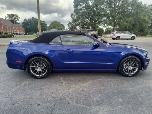 Used 2013 Ford Mustang Premium image 6