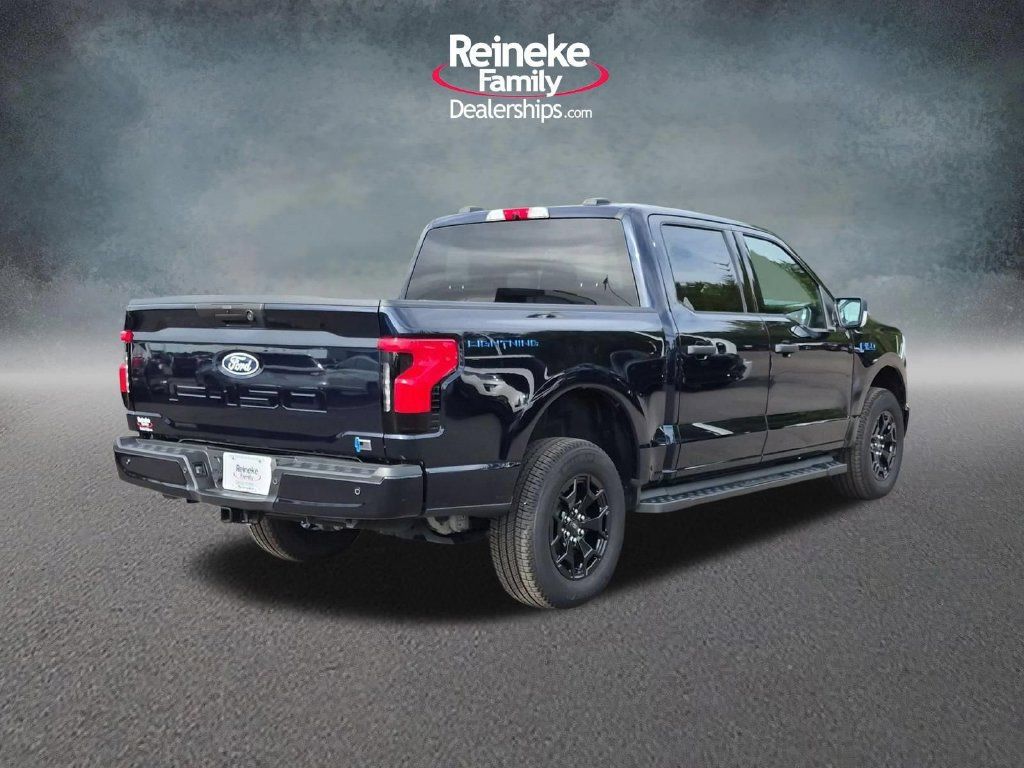 Used 2025 Ford F150 Lightning XLT AWD/4WD image 6