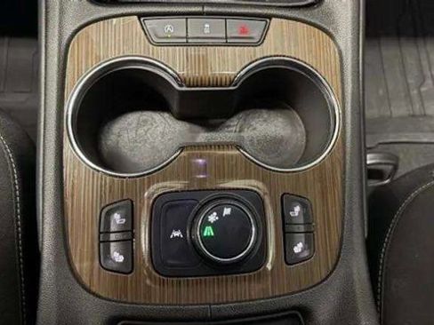 Used 2023 GMC Acadia SLE w/ Driver Convenience Package image 36