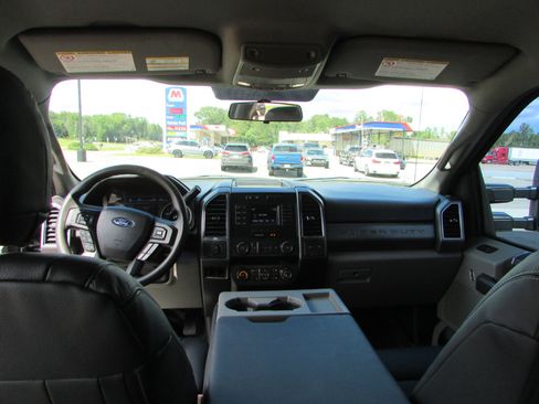 Used 2019 Ford F250 XLT image 11