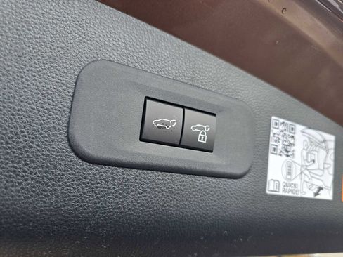 New 2025 Toyota Crown Signia image 18