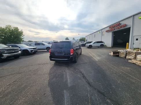 Used 2017 Dodge Grand Caravan GT FWD image 14