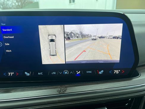 Used 2025 Chevrolet Suburban LT image 69