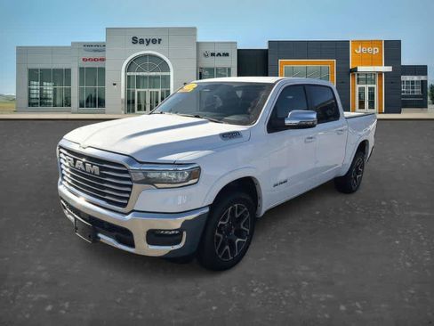 Used 2025 RAM 1500 Laramie AWD/4WD image 7