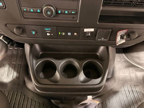 New 2025 Chevrolet Express 3500 Work Van w/ Power Convenience Package image 21