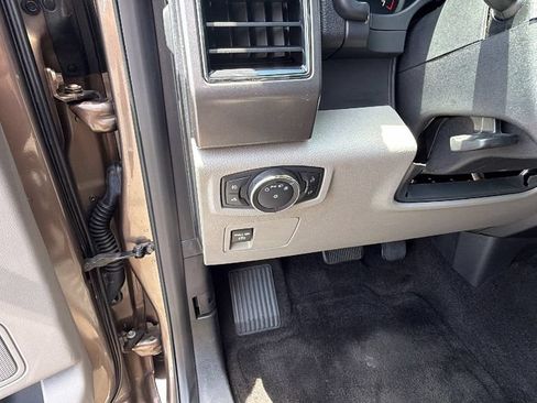 Used 2017 Ford F150 XLT AWD/4WD image 31