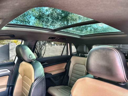 Used 2022 Volkswagen Atlas Cross Sport SEL Premium R-Line image 17