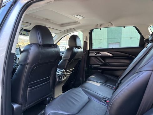 Used 2019 MAZDA CX-9 Touring w/ Touring Premium Package image 22