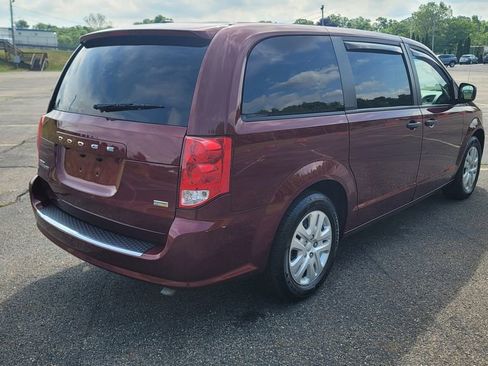 Used 2019 Dodge Grand Caravan SE w/ UConnect Hands-Free Group FWD image 14