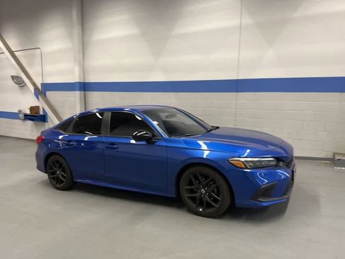 Used 2023 Honda Civic Sport image 2