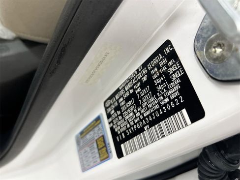 Used 2018 Kia Sorento LX image 26