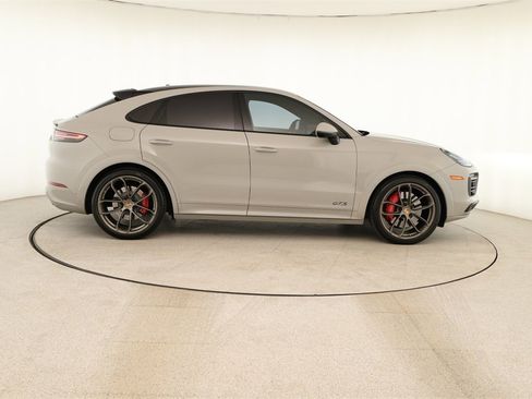 Used 2021 Porsche Cayenne GTS image 8