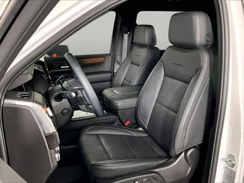 Used 2025 GMC Yukon XL Denali w/ LPO, Floor Liner Package AWD/4WD image 8
