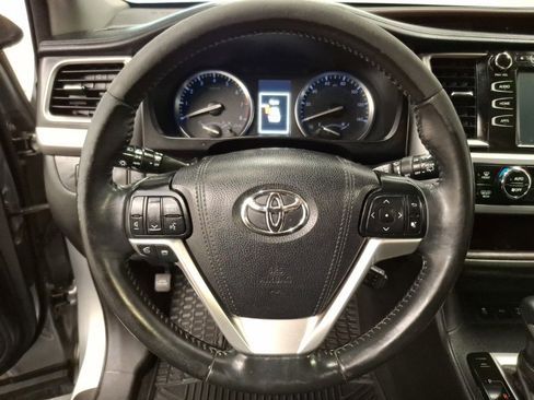 Used 2015 Toyota Highlander XLE image 17