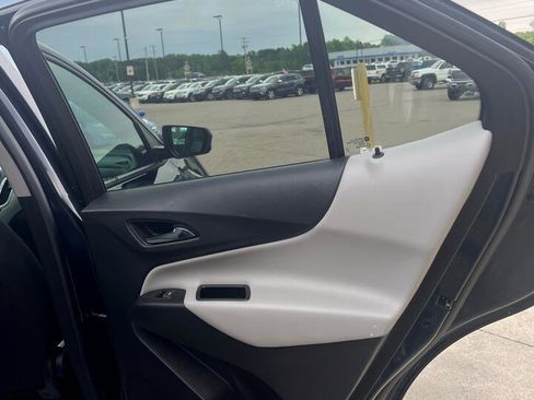 Used 2021 Chevrolet Equinox LS w/ LS Convenience Package image 14