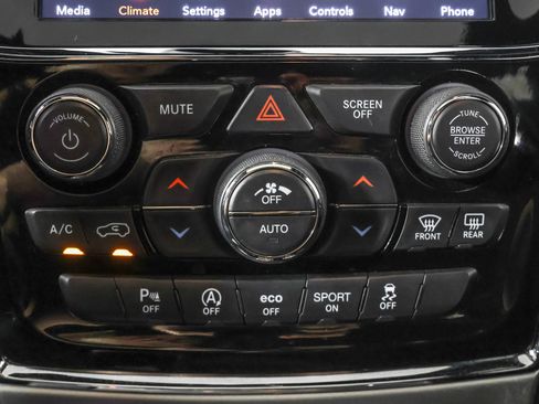 Used 2020 Jeep Grand Cherokee Altitude image 33