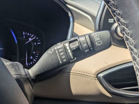 Used 2019 Hyundai Santa Fe Limited FWD image 29