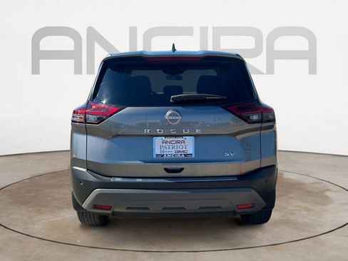Used 2023 Nissan Rogue SV image 9