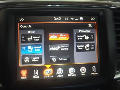 Used 2016 RAM 1500 Laramie w/ Convenience Group AWD/4WD image 29