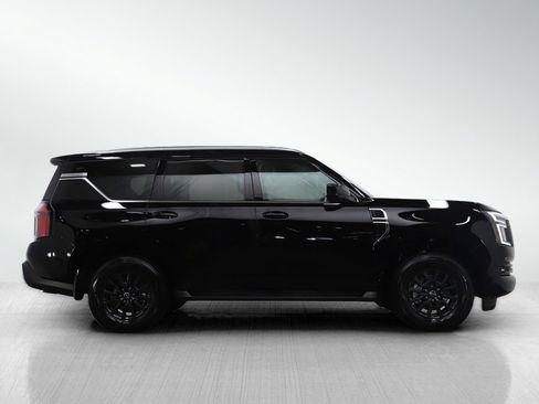 Used 2025 Nissan Armada SV image 6