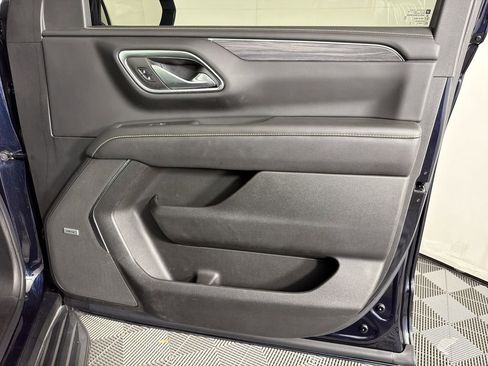 Used 2022 GMC Yukon SLT w/ SLT Premium Package image 12