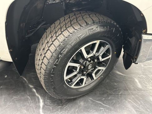 Used 2018 Toyota Tundra SR5 w/ TRD Off Road Package image 30