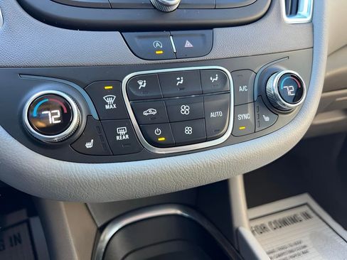 Used 2020 Chevrolet Malibu LT image 24