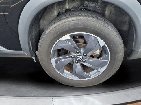 Used 2024 Nissan Rogue SV FWD image 18