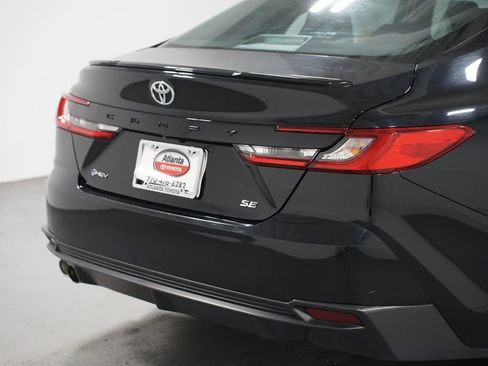 Certified 2025 Toyota Camry SE image 9