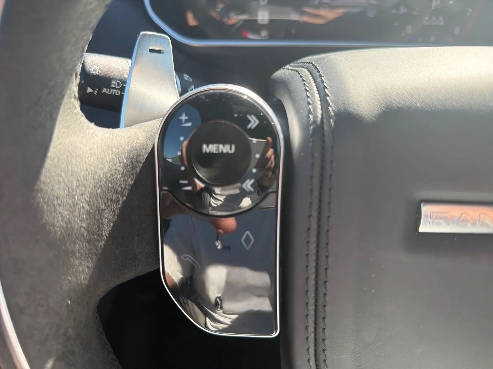 Used 2020 Land Rover Range Rover Sport HST AWD/4WD image 16