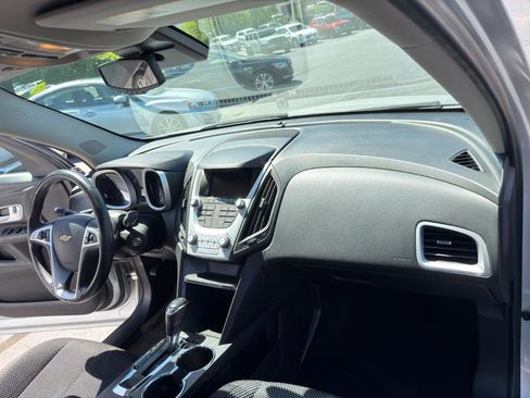 Used 2017 Chevrolet Equinox LT w/ Convenience Package FWD image 32