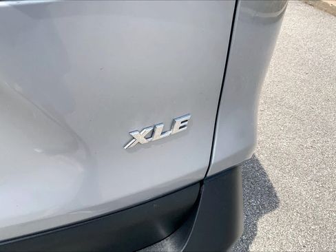 Used 2025 Toyota RAV4 XLE FWD image 10