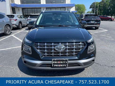 Used 2023 Hyundai Venue SEL FWD image 8