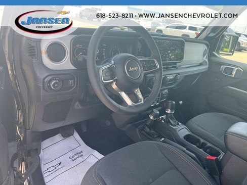 Used 2024 Jeep Wrangler Unlimited Sahara w/ Dual Top Group AWD/4WD image 10