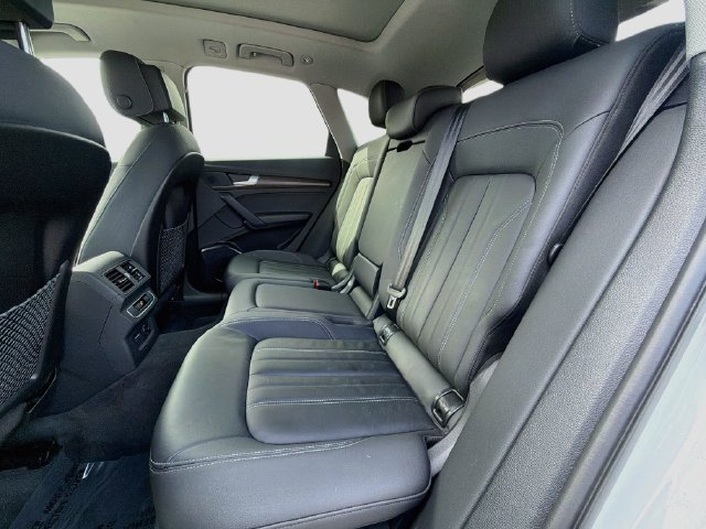 Used 2023 Audi Q5 2.0T Premium w/ Convenience Package AWD/4WD image 21